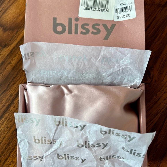 Blissy 100% Silk Pillowcase - Picture 3 of 3